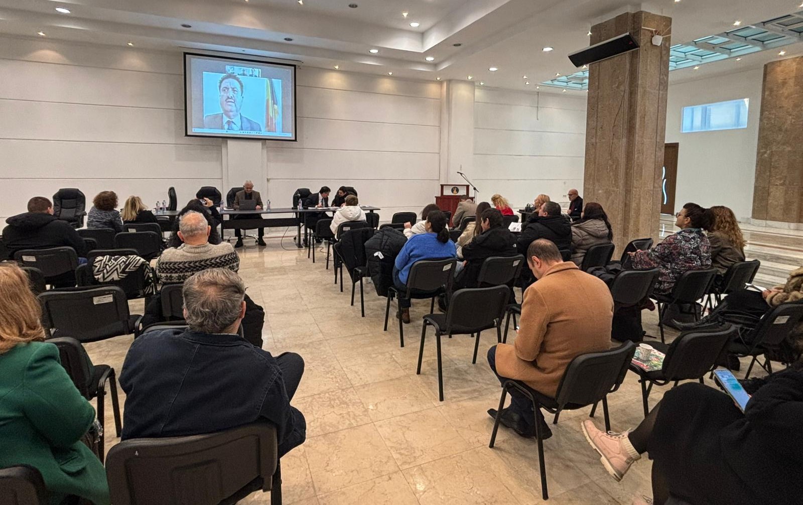 You are currently viewing Viitorul verde al României: Cunoștințe aplicate transformă  agricultura ecologică într-un scut împotriva schimbărilor climatice